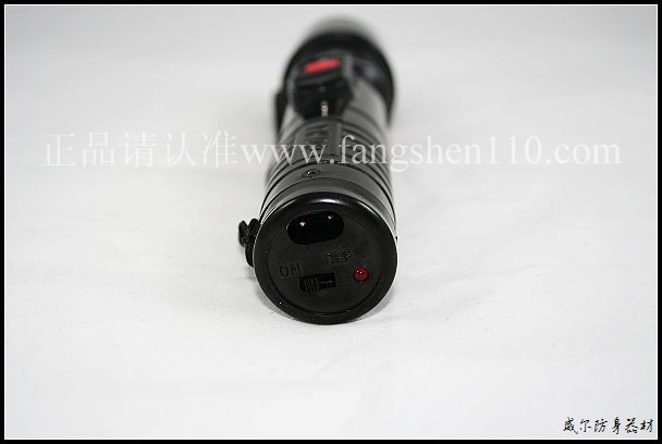 小红盾超级强光瞬晕防身电啪啪305型的说明图片